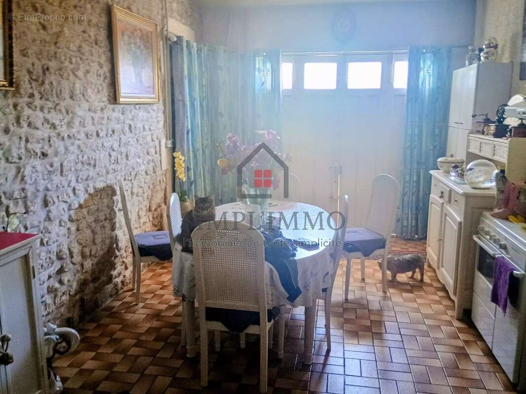 Maison à COZES