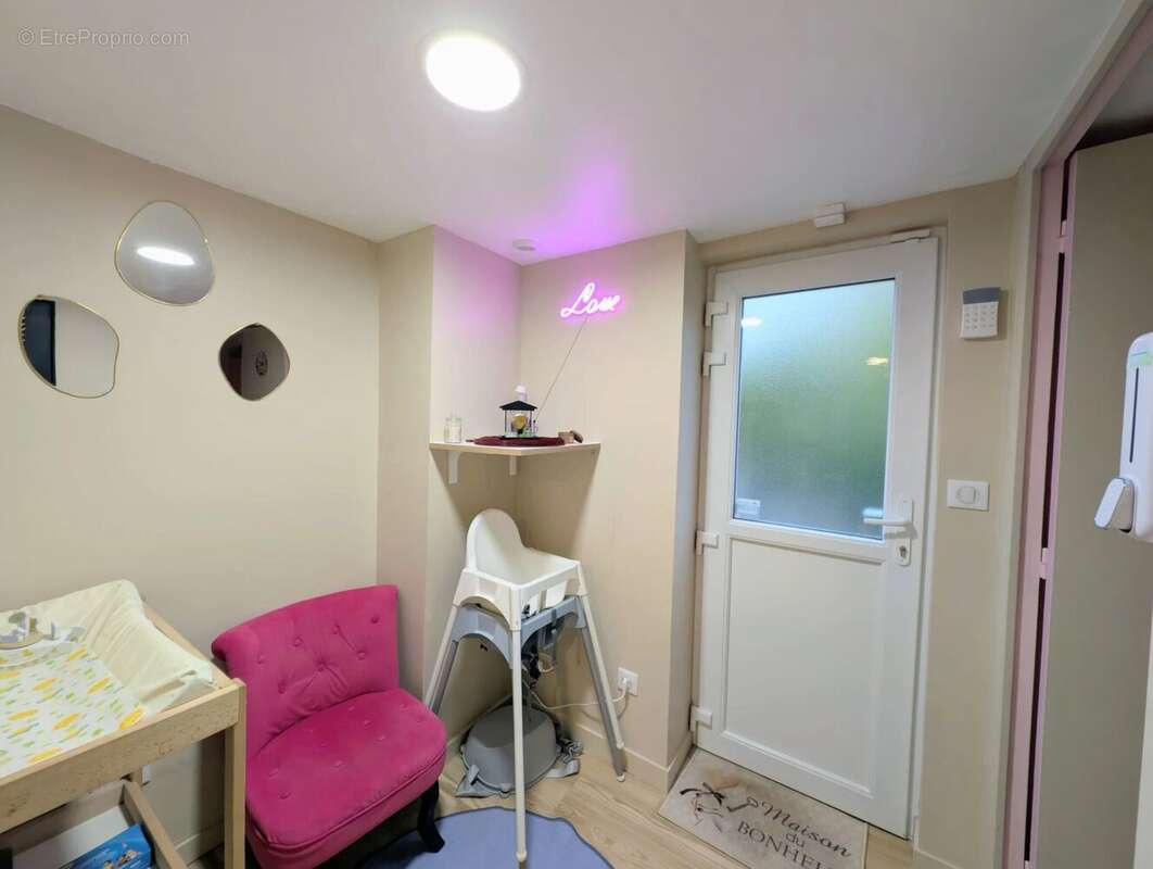 Commerce à LA FERTE-SOUS-JOUARRE