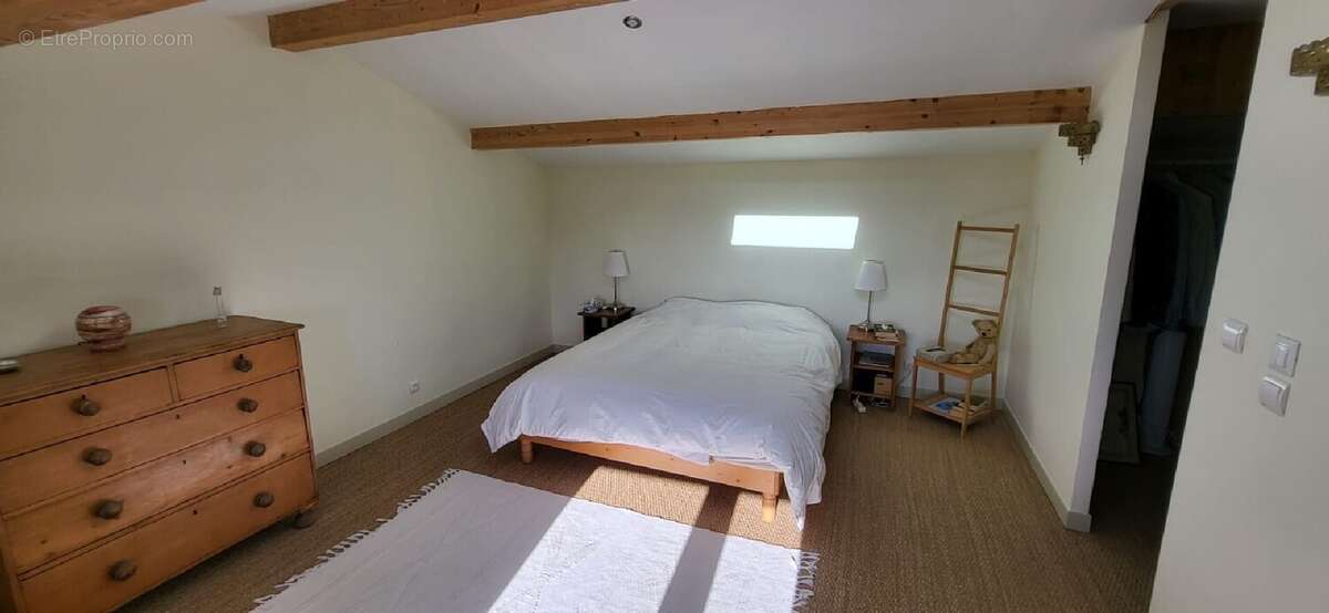 Maison 311 m² à Saint-Amour-Bellevue  - photo 8