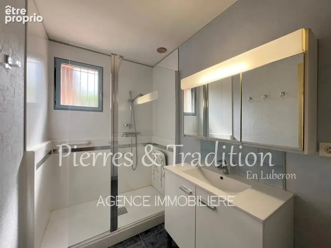 St Saturnin les Apt, maison de plain pied avec grand terrain clos - photo 7