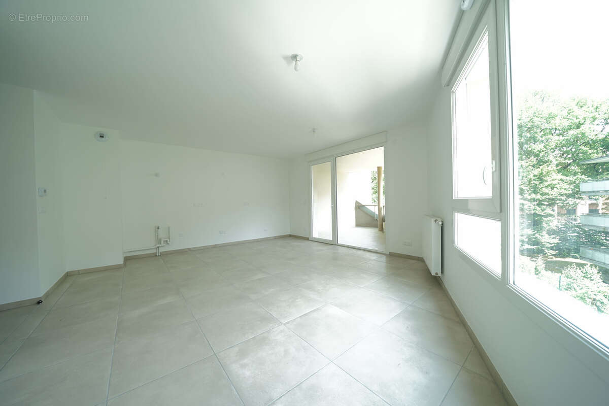 Appartement à MEYLAN