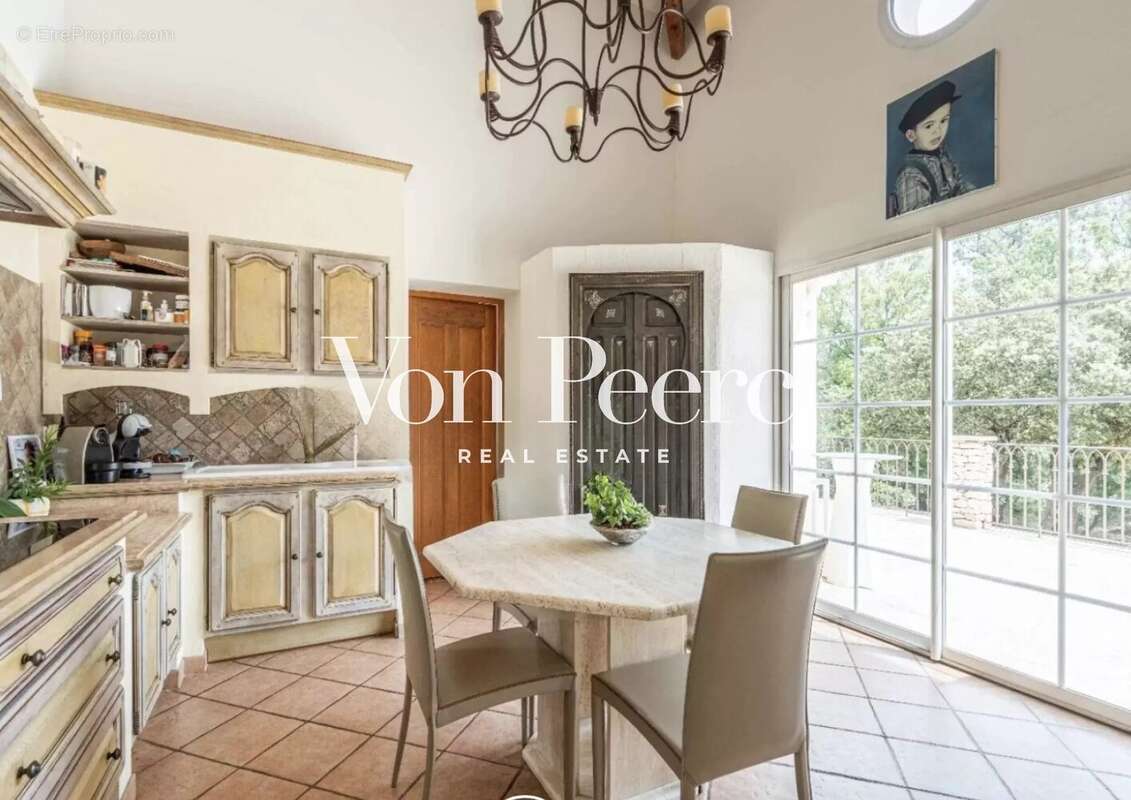 Proche Avignon - Villa provençale sur un terrain paysagé d’1 hectare, - photo 4