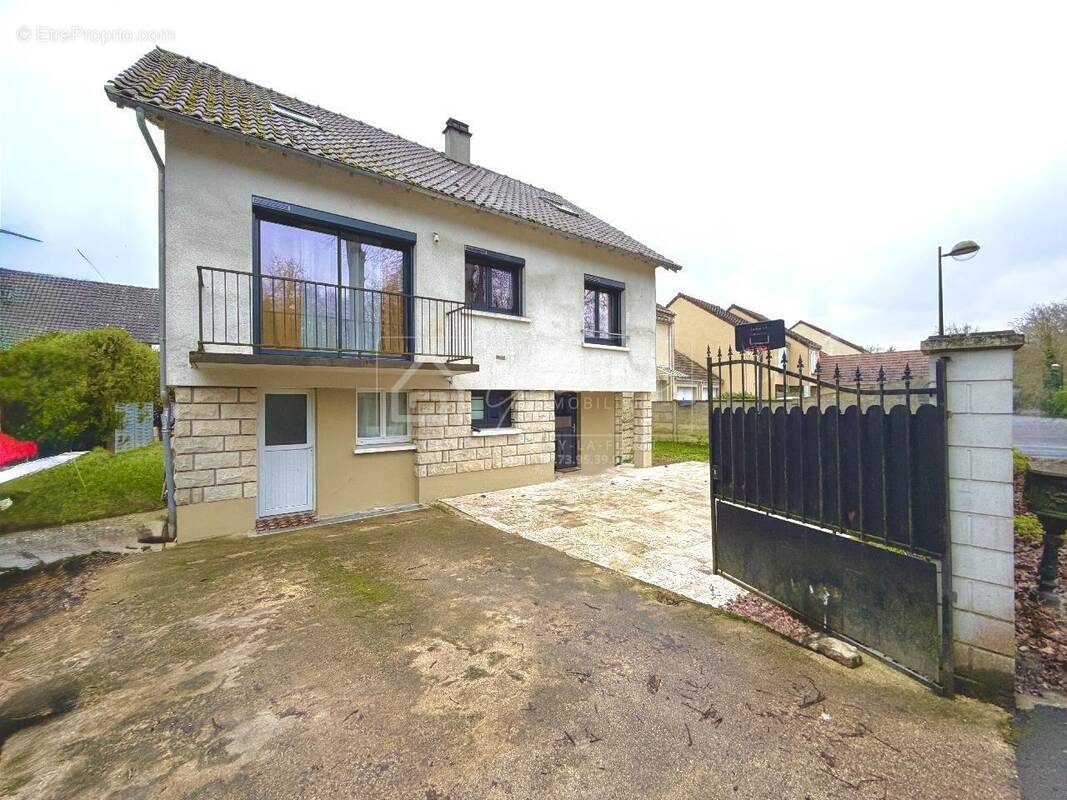 Maison à MILLY-LA-FORET