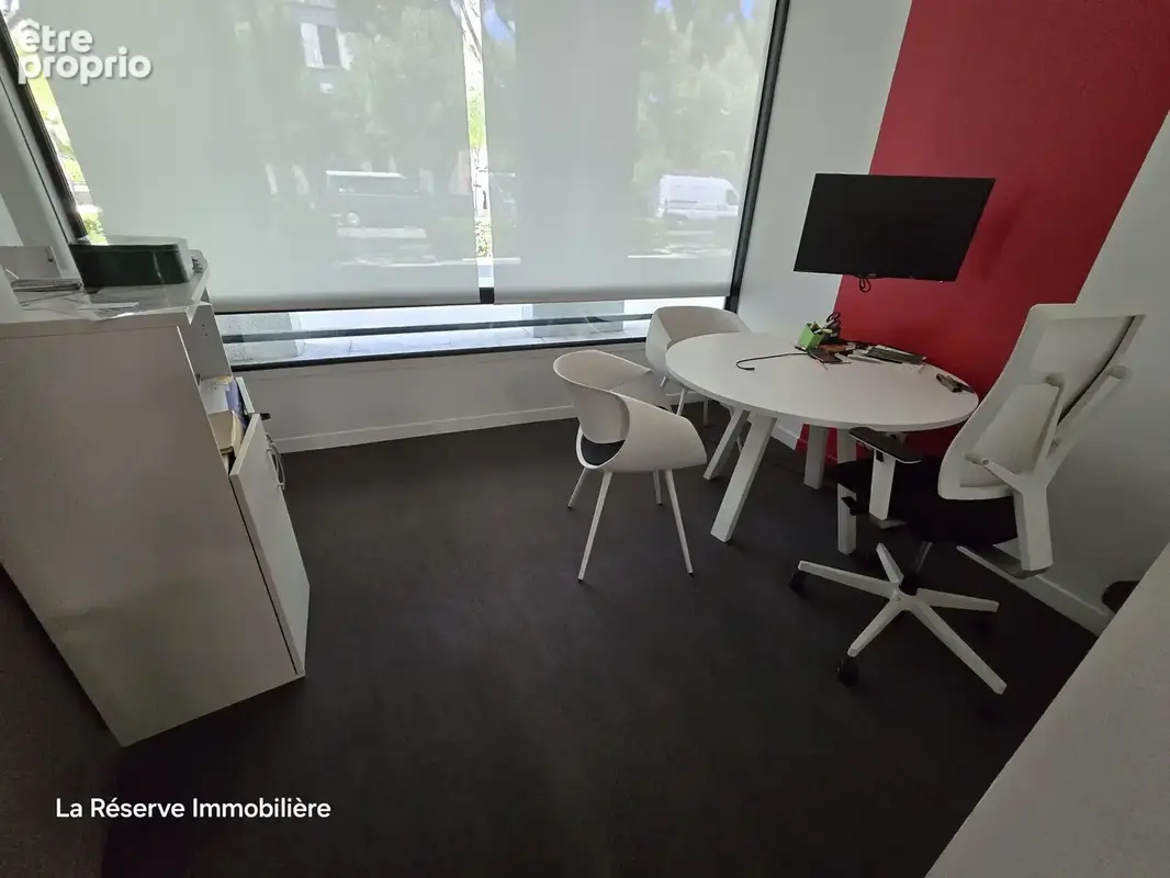 Commerce 276 m² à vendre à Nimes (30000) - photo 4