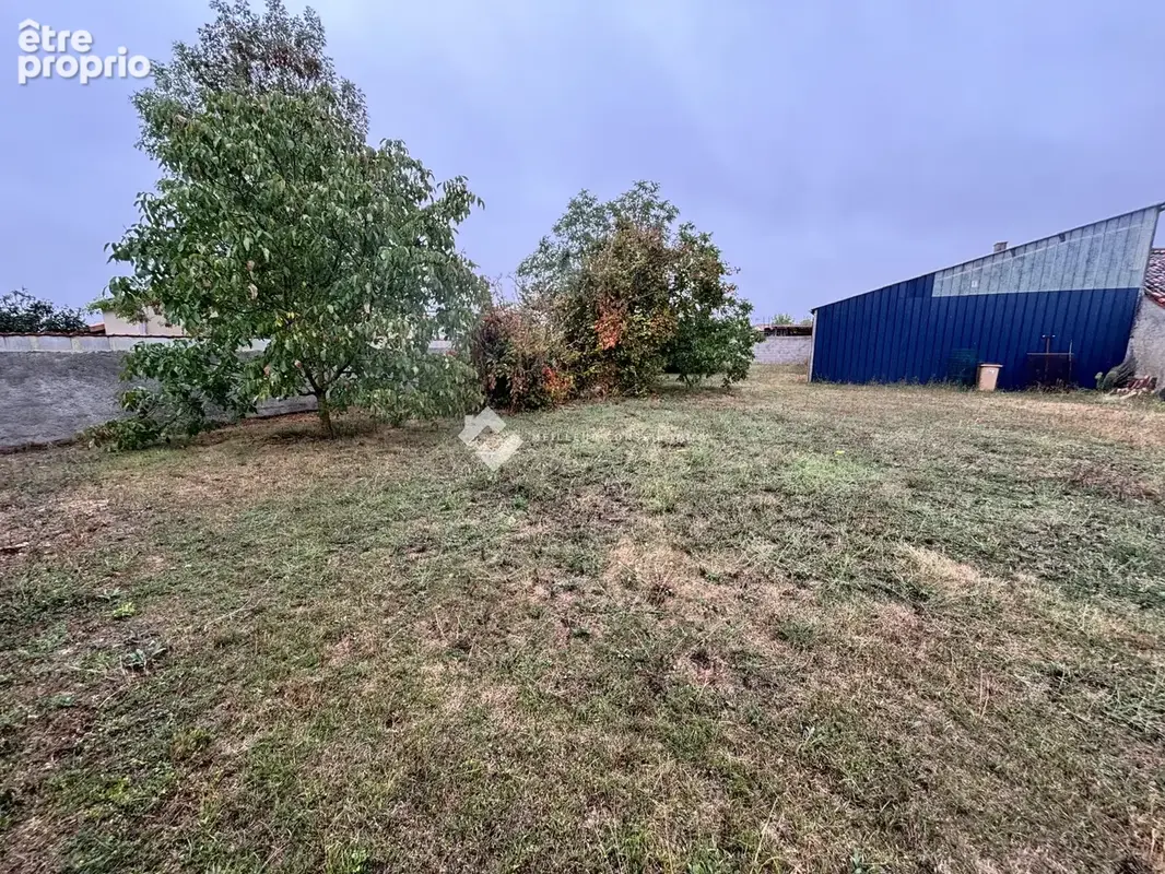 Terrain 953 m² à Yversay  - photo 3