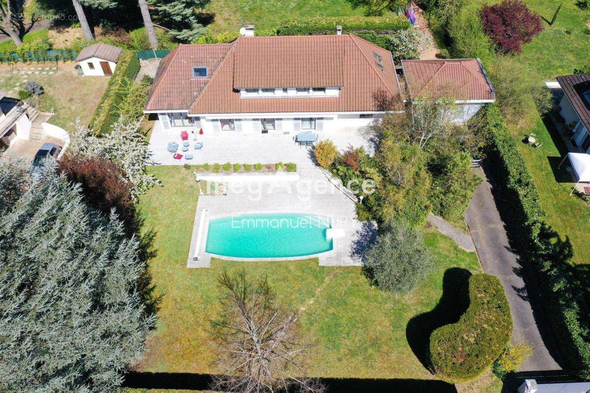 Maison spacieuse de 230 m² avec 5 chambres & piscine - photo 12