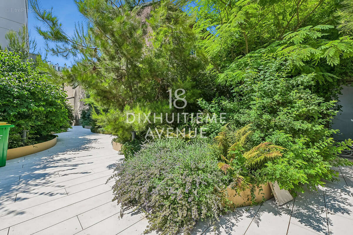 Appartement à PARIS-18E