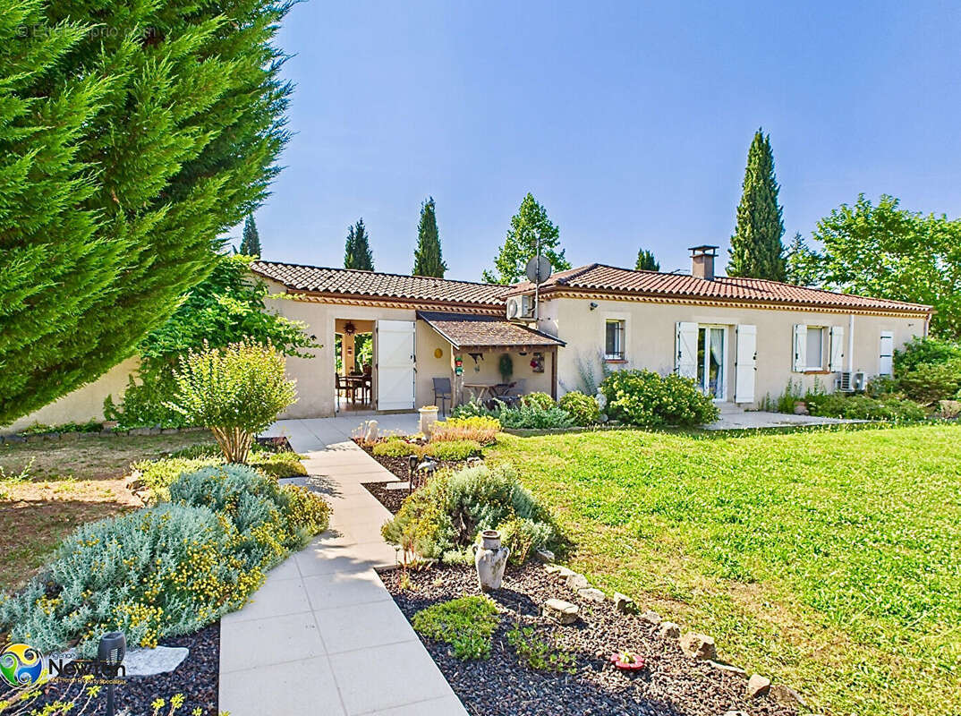 LOT- LUZECH    Superbe propriété, 4 chambres, située dans un grand parc clos avec piscine chauffée. - photo 13
