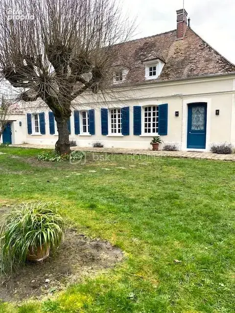 Une demeure authentique au charme intemporel, entre nature et histoire - photo 2