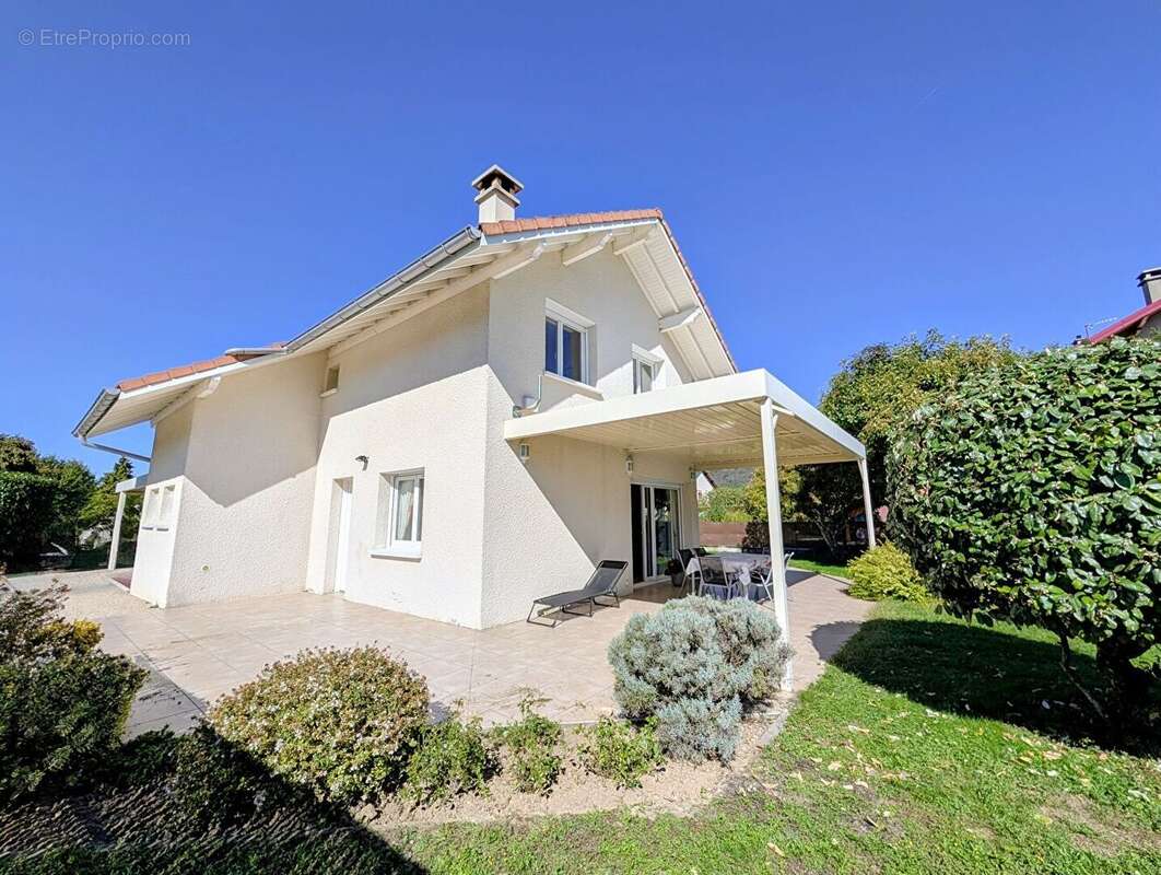 Maison à BRISON-SAINT-INNOCENT