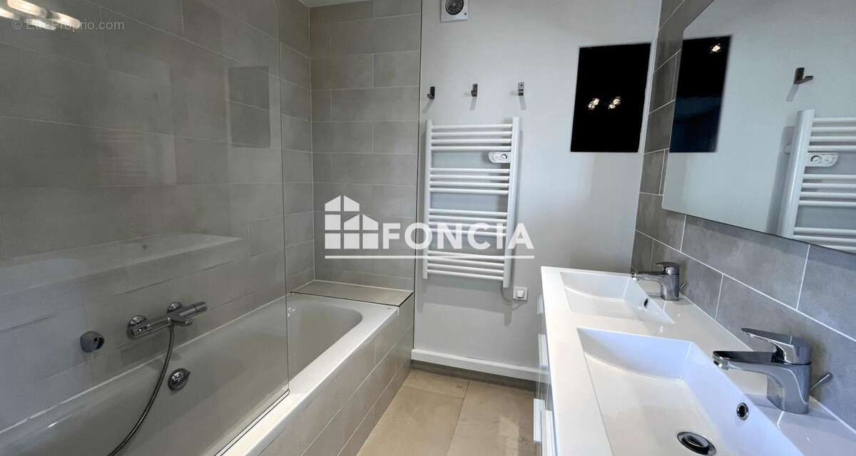 Appartement à HYERES