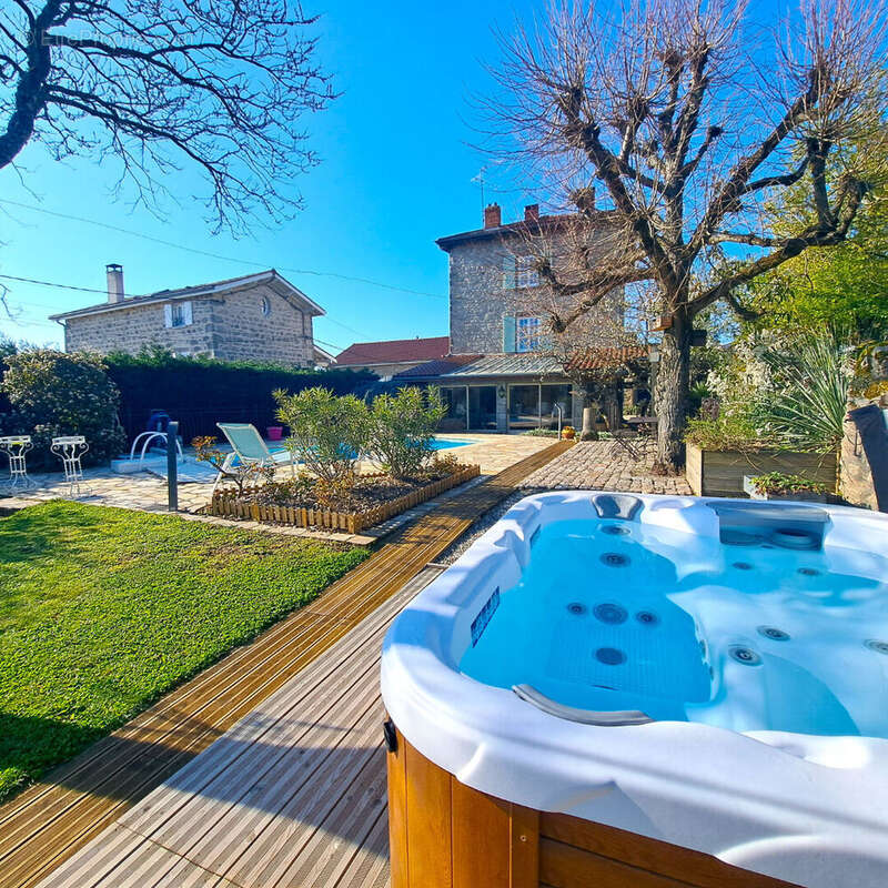 Maison à SOUCIEU-EN-JARREST