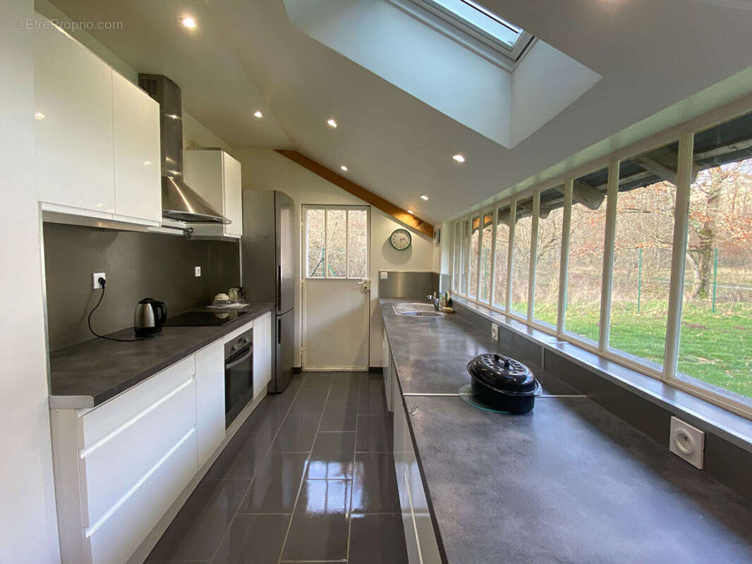 Maison à SULLY-LA-CHAPELLE