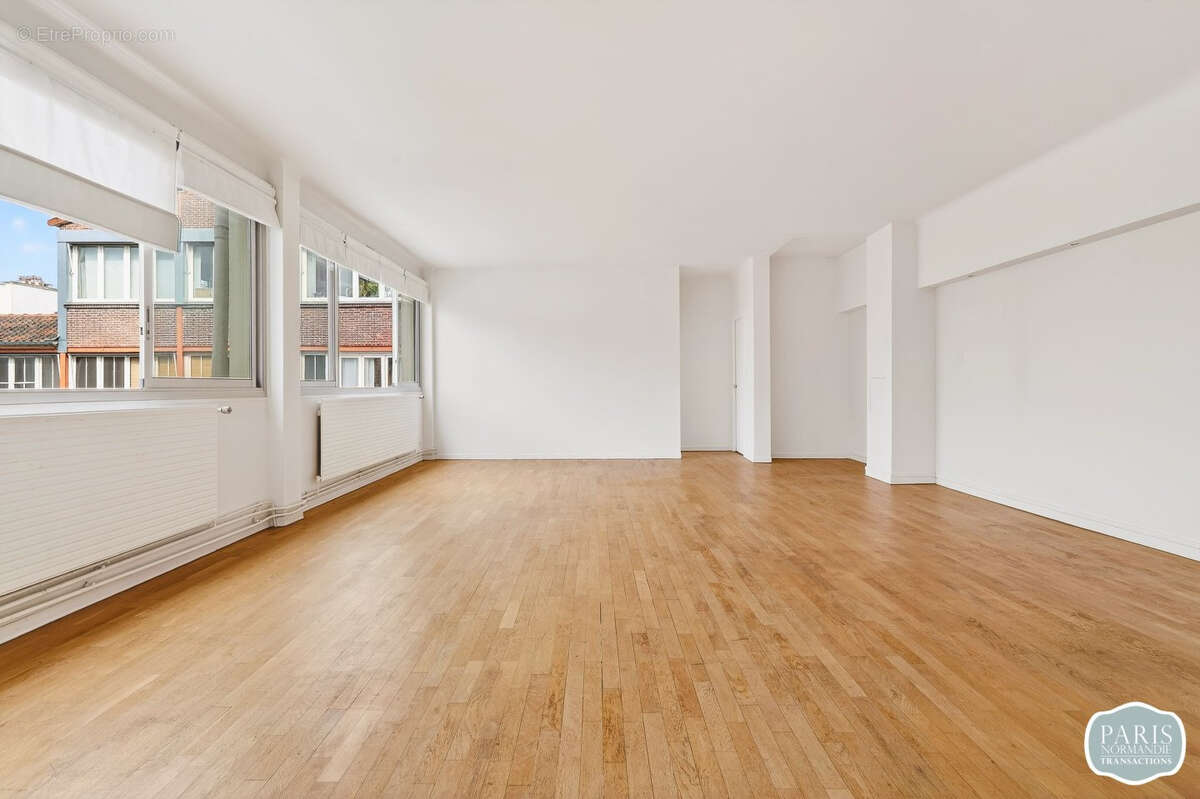 Appartement à PARIS-10E
