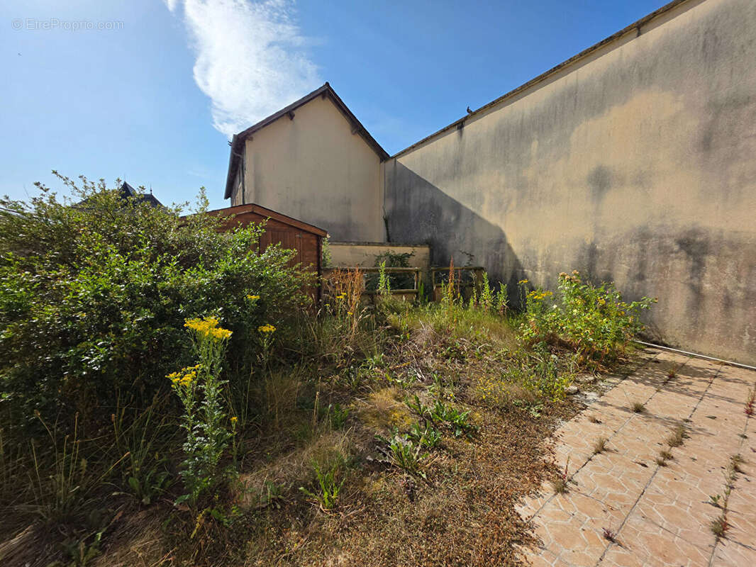 Maison à FRESNAY-SUR-SARTHE