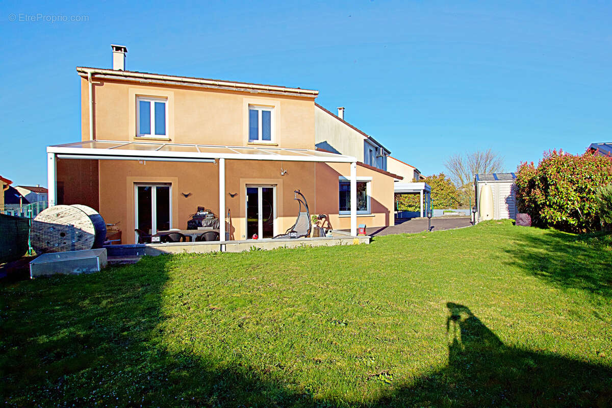 Maison à SAINTE-MARIE-AUX-CHENES