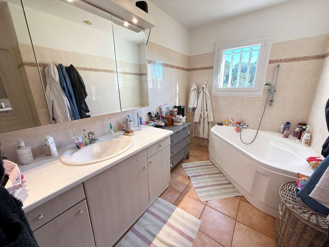 Maison à PLAN-DE-LA-TOUR