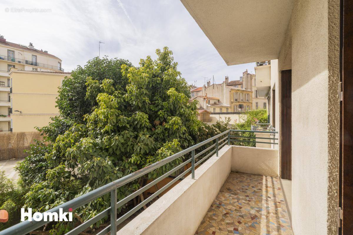 Appartement à MARSEILLE-5E