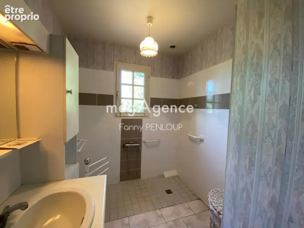 LE VAL SAINT-PERE 50300 : Maison de 138 m2 sur sous-sol complet et dépendance de 70 m2 - photo 6