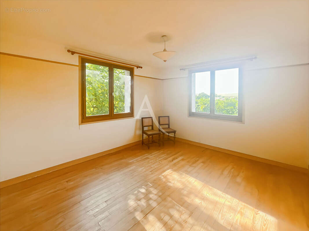 Maison à CONDECOURT