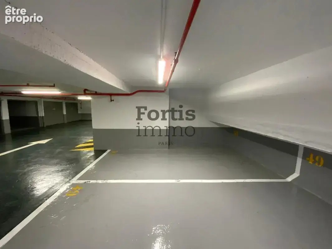 Paris 9  - bonne nouvelle - parking pleine propriete 12m2 - photo 2