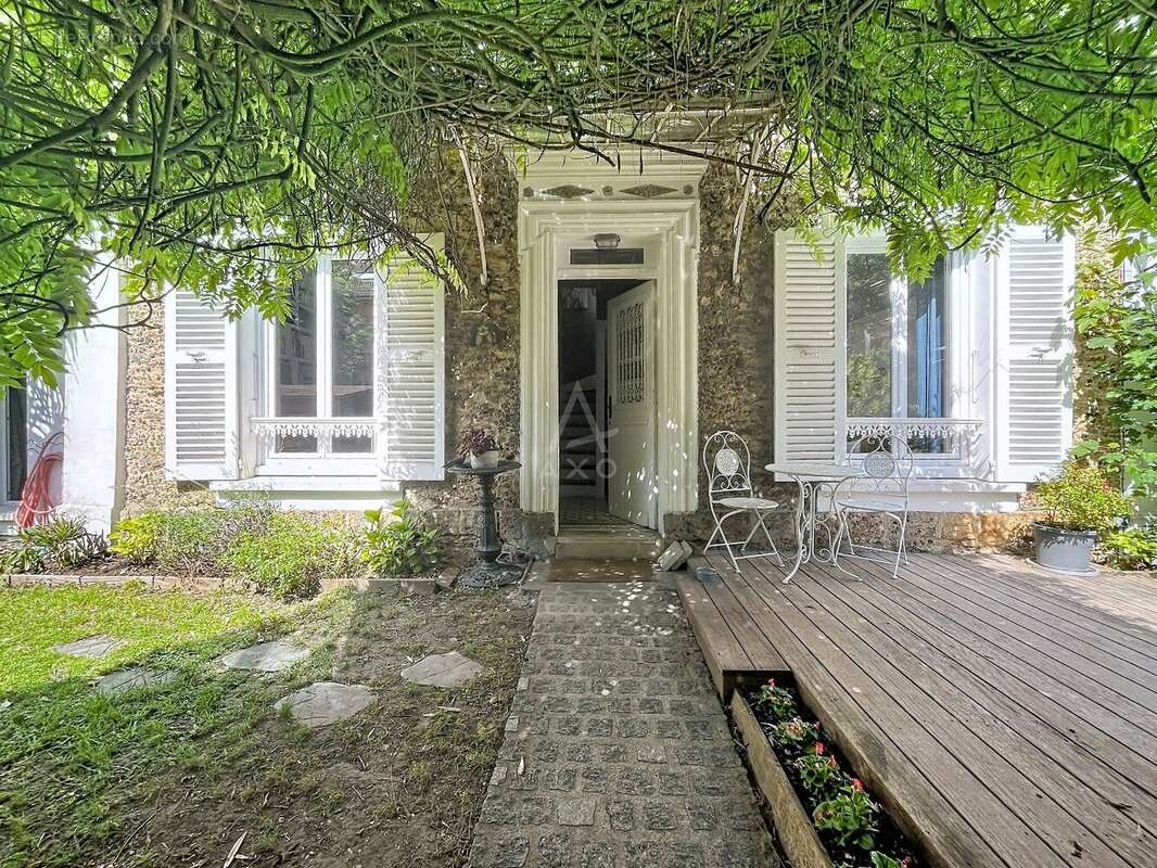 Maison à LE PERREUX-SUR-MARNE
