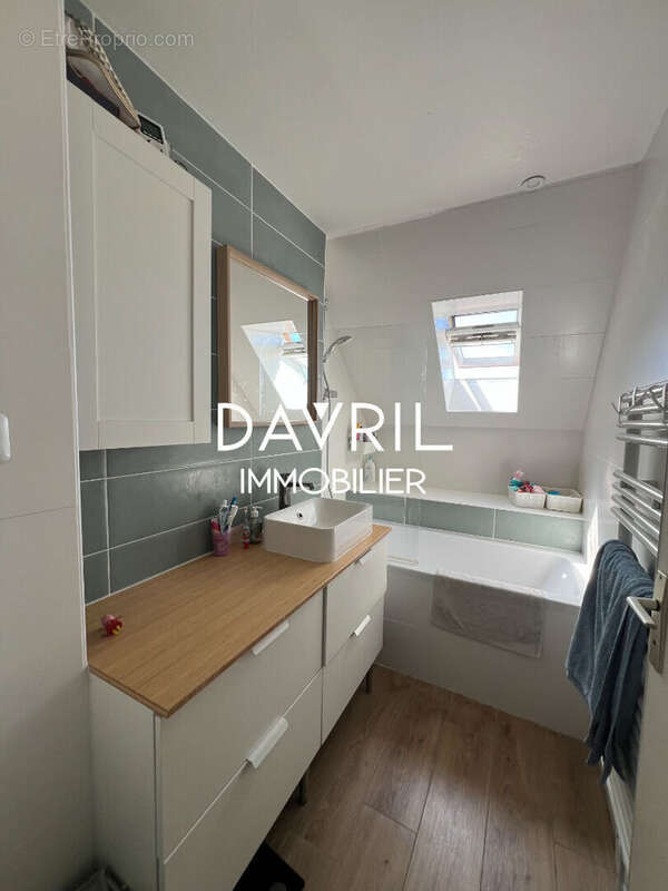 Maison à CHANTELOUP-LES-VIGNES