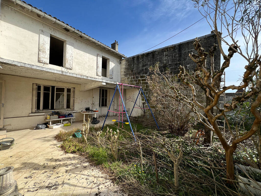 Maison à SAINT-EMILION