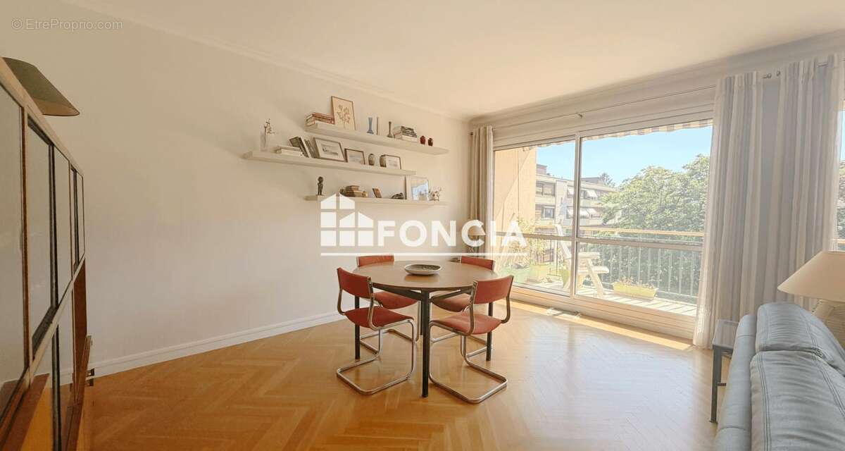 Appartement à NOISY-LE-ROI