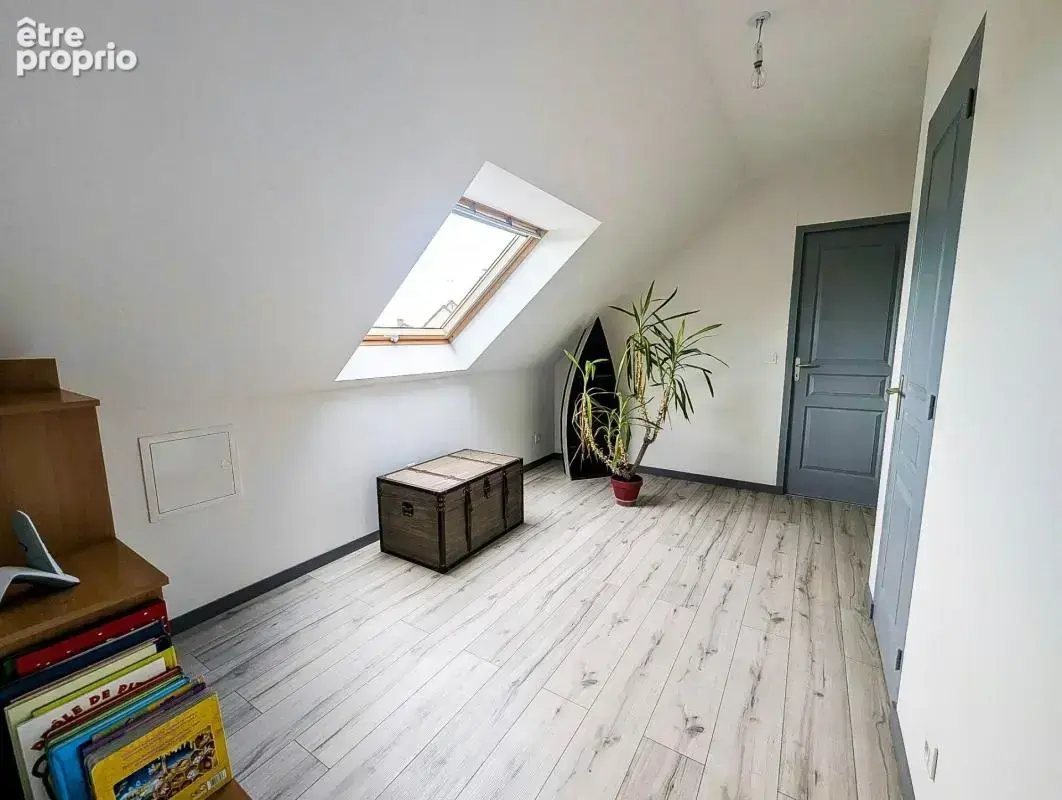 Maison de 120m² avec 4 chambres sur un terrain de 604m² - photo 9