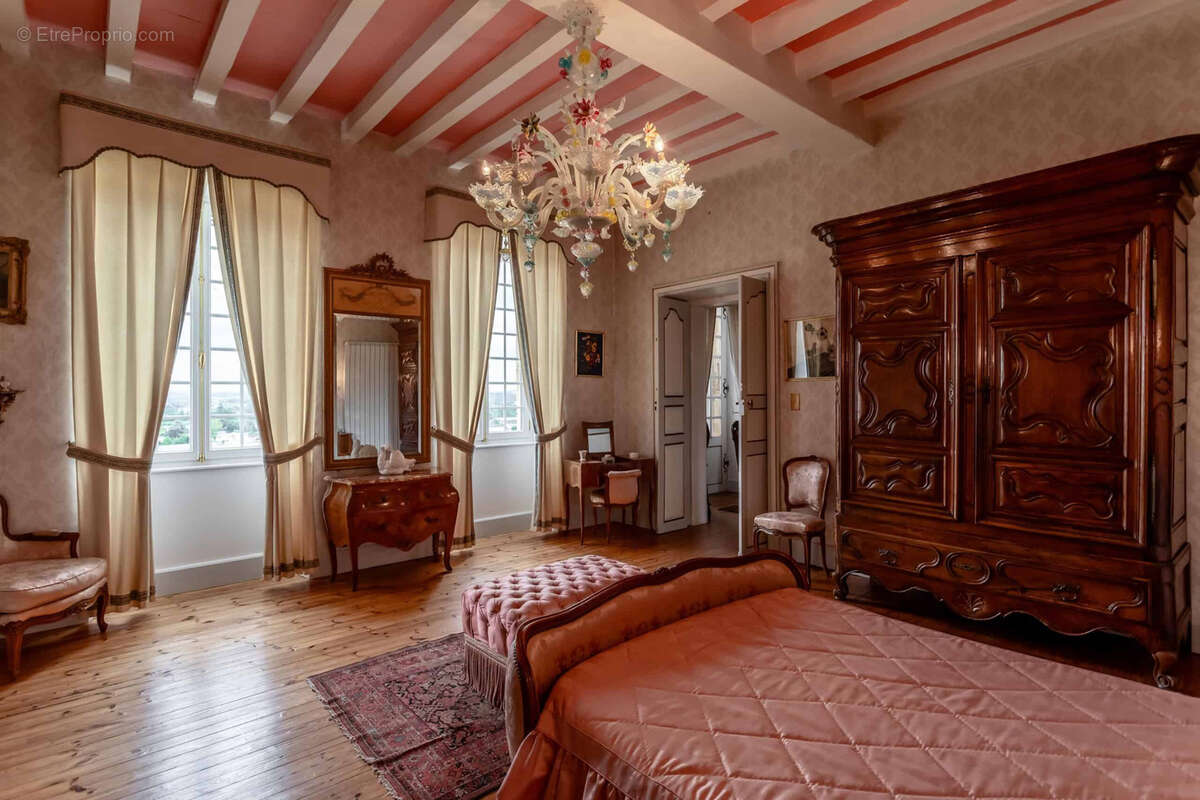 Chateau estate - photo 30