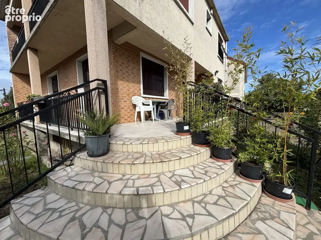 Maison 7 pièces 143 m² à vendre à Vitry-Sur-Seine (94400) - photo 2
