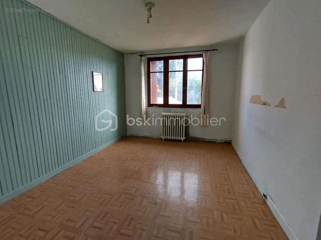 Maison à COMBS-LA-VILLE