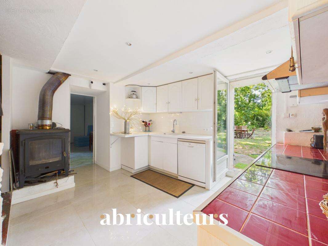 Mas provençal de 310 m² avec piscine et parc arboré de 7 880 m² — PNR des Alpilles - photo 5