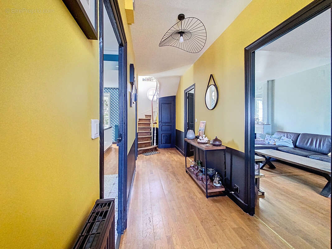 Maison à DONVILLE-LES-BAINS