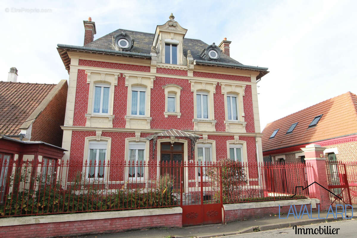 Maison à FLIXECOURT