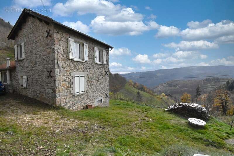 Maison à ROCHEPAULE