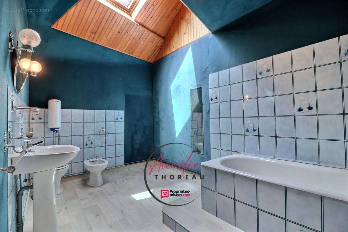 Maison, grange, dépendances, 5 chambres - photo 8
