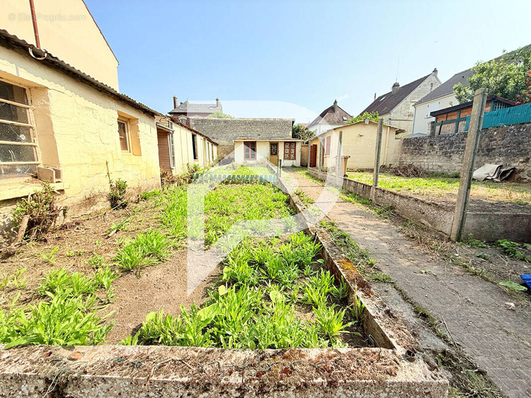 Maison à MONTATAIRE