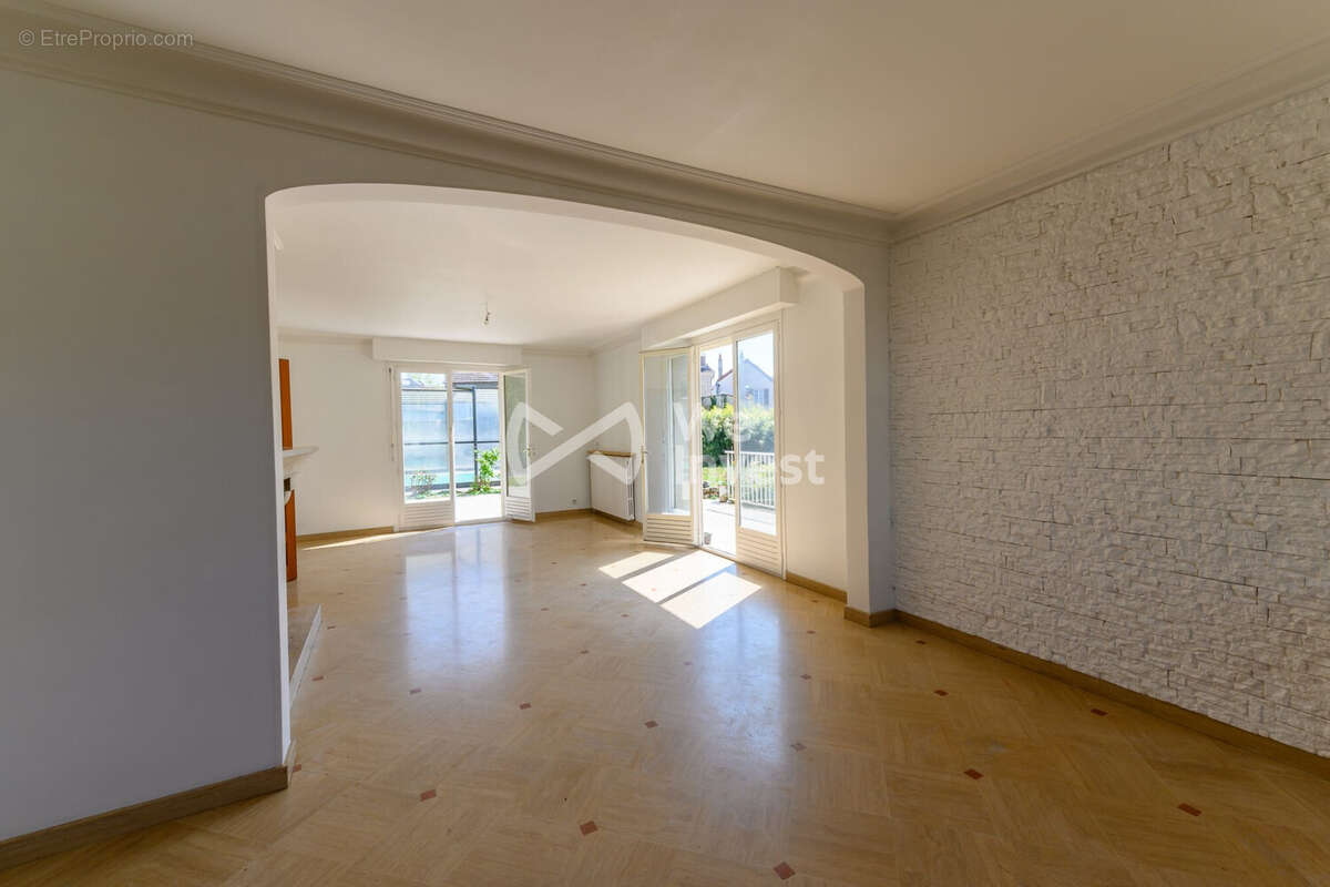 Maison à COULOMMIERS