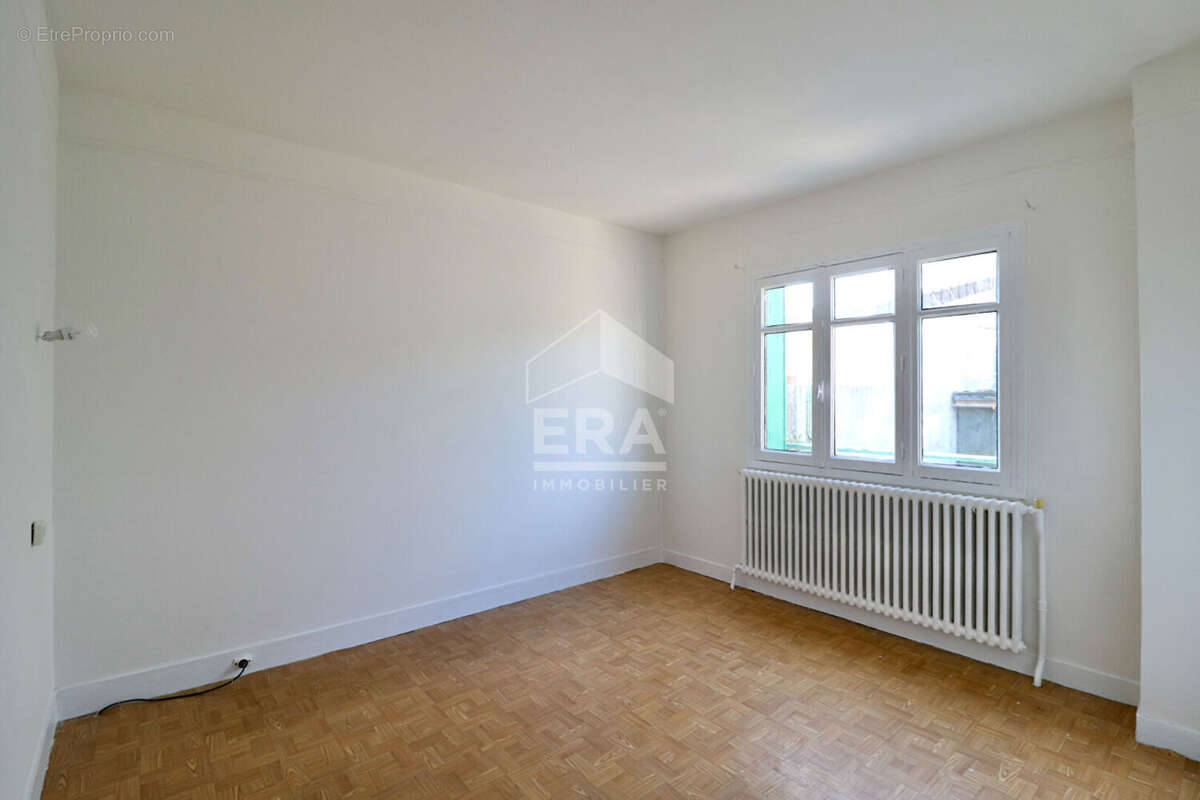 Maison à CHAMPS-SUR-MARNE