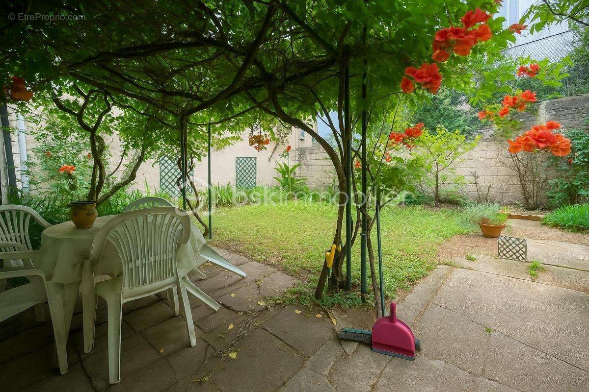 Maison à ISSY-LES-MOULINEAUX