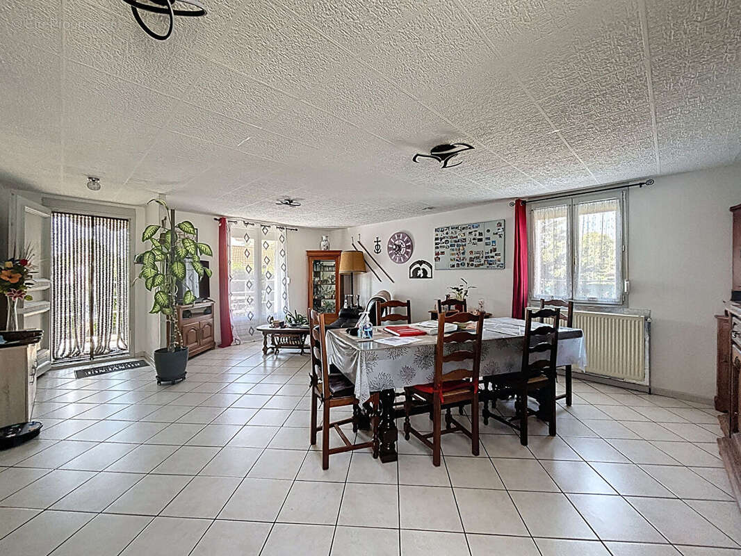 Maison à BLYES