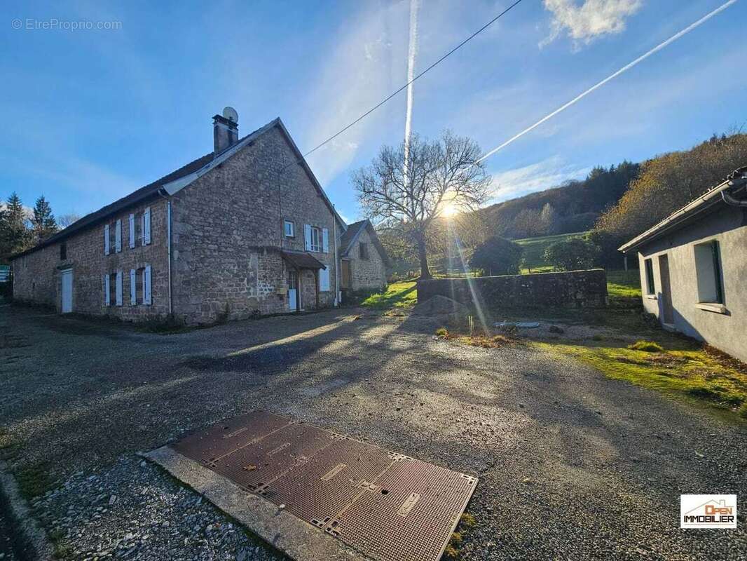 Maison à NEDDE