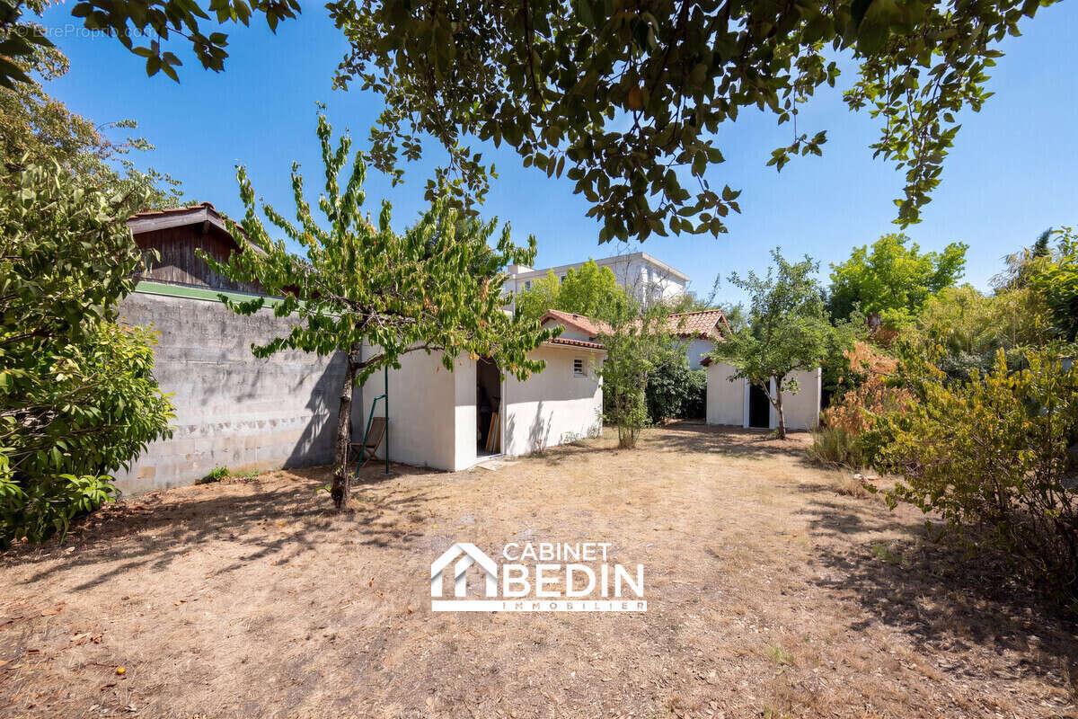 Maison 180 m² à Merignac  - photo 6