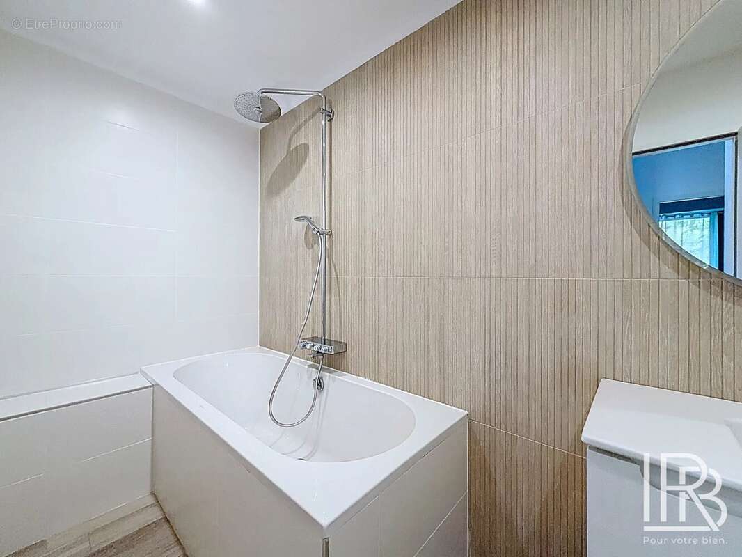 Appartement à MARSEILLE-5E