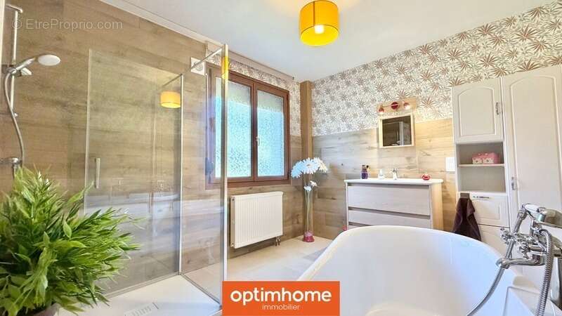 Maison à SAINT-MAURICE-SUR-MOSELLE