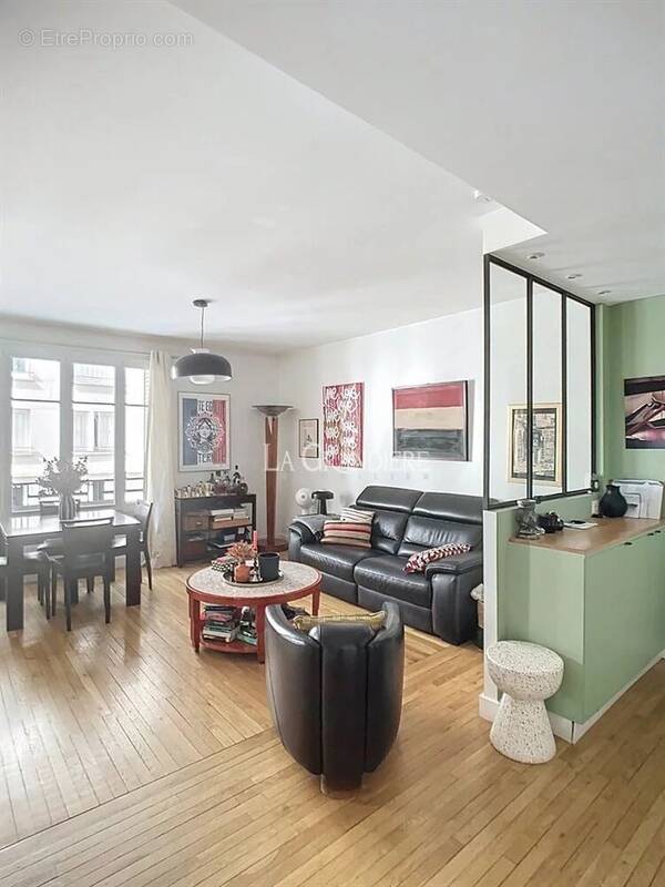 Appartement à PARIS-16E