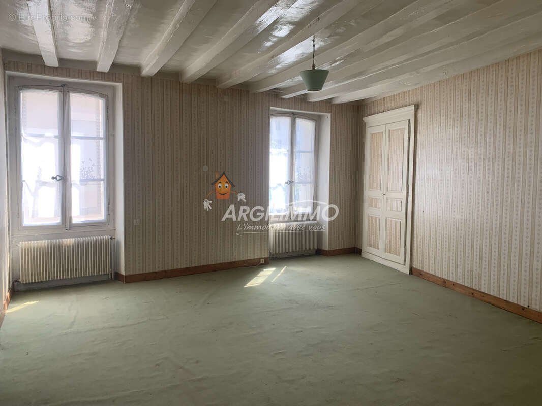 Maison à SAINT-CALAIS