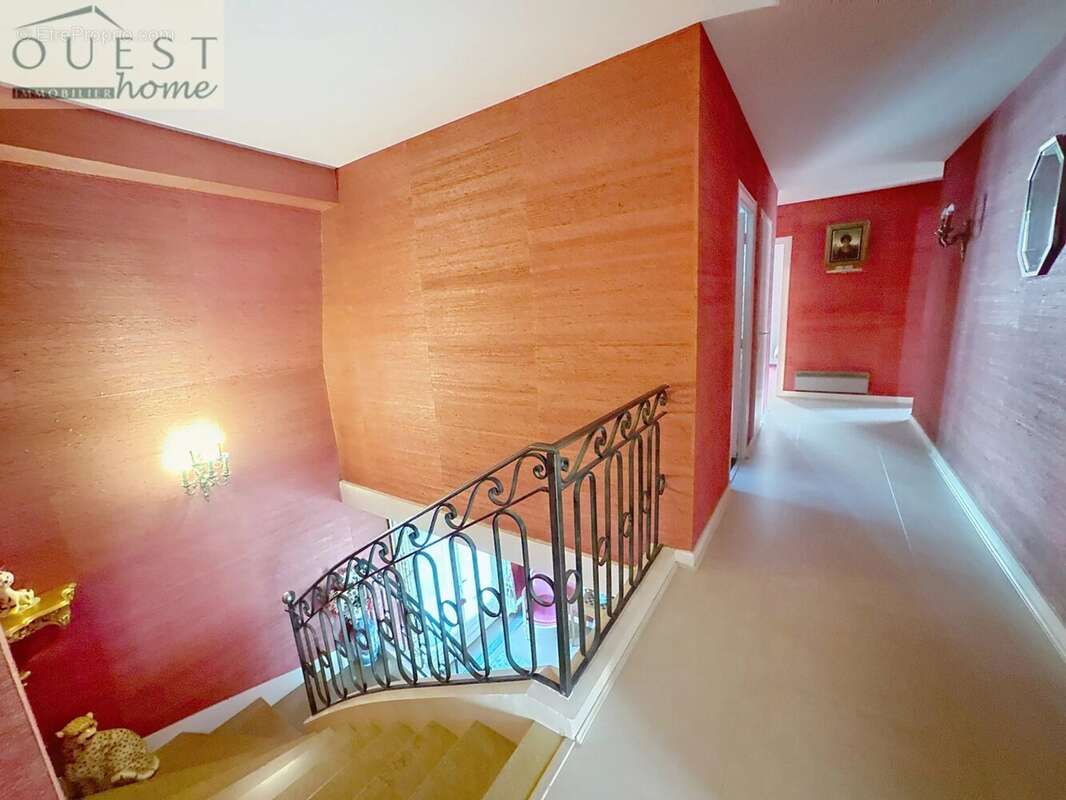 Maison à CHARBONNIERES-LES-BAINS